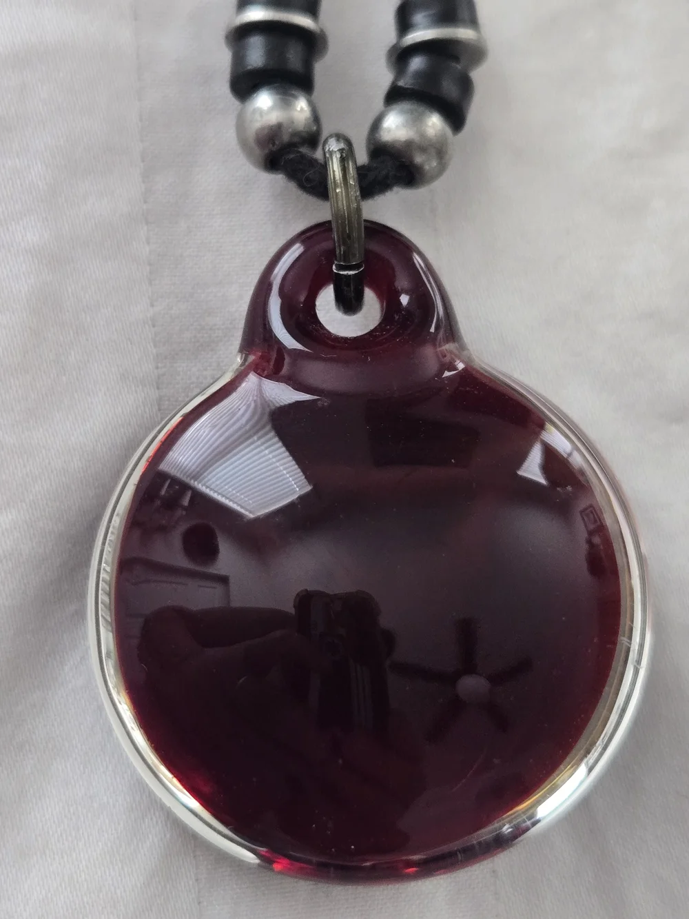 Custom Hand-blown Borosilicate Glass Spider-man Pendant Necklace-red Glitter Orb